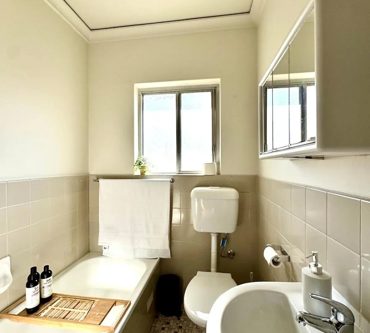 Apartment Inviting Ashford Stay Wayville
